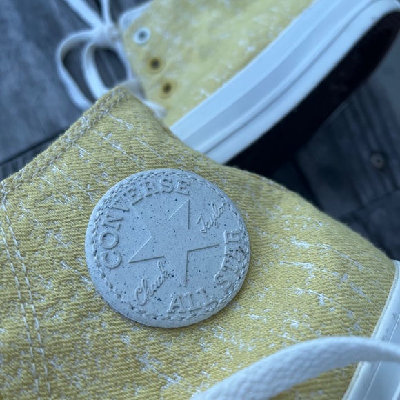 Brand new yellow fb converse - Picture 2 of 5